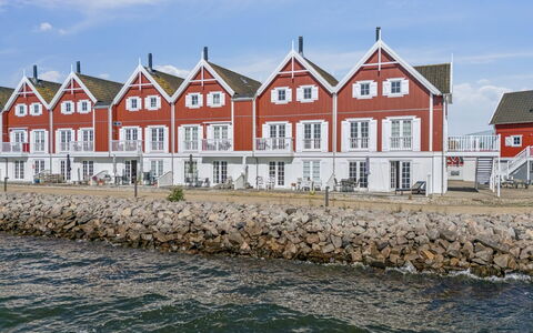 Loan - 10M to the Fjord: Vand, Vandvej, Kanal, Båd, Vandfartøjer, Coastal Og Oceaniske Landskabsformer, Hav, Dok, Kyst, Marina