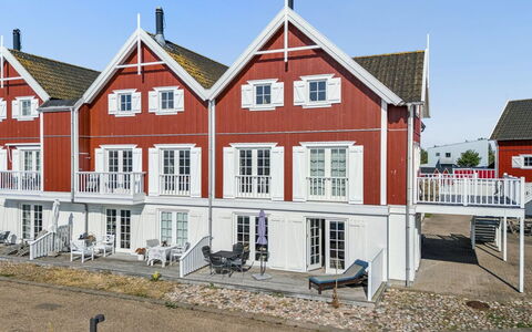 Loan - 10M to the Fjord: Vand, Vandvej, Kanal, Båd, Vandfartøjer, Coastal Og Oceaniske Landskabsformer, Hav, Dok, Kyst, Marina