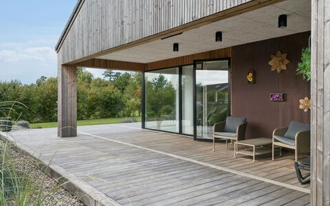 Ragmar - 525M from the Sea: Etage, Loft, Svømmepøl, Udvej, Design, Stol, Dagslys, Hotel, Villa, Penthouselejlighed