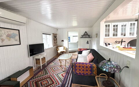 Talvikki - from the Sea: Blå, Sommerhus, Hus, Hjem, Stuehus, Estate, Sidespor