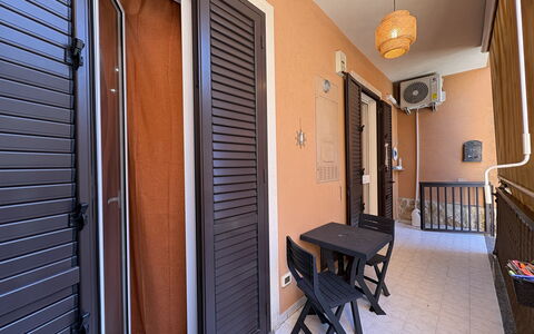 Appartamento Il Vulcano: Etage, Dør, Lejlighed, Bejdse, Stol, Altan, Hårdttræ, Home Dør