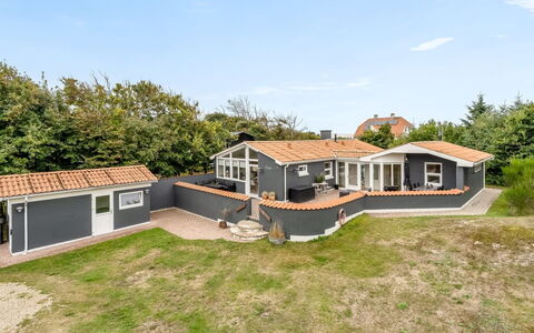 Helemine - 800M from the Sea: Tag, Hjem, Boligområde, Hus, Estate, Sommerhus, Have, Gård, Stuehus, Lawn