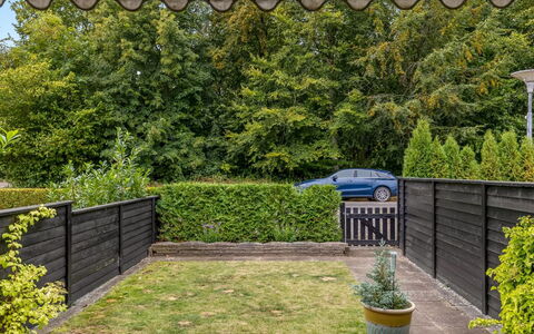 Maureen - 150M from the Sea: Busk, Have, Hegn, Skygge, Bunddække, Backyard, Lawn, Landscaping, Home Fencing, Gård
