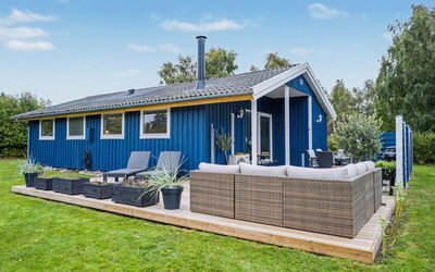 Trineke - 400M from the Sea