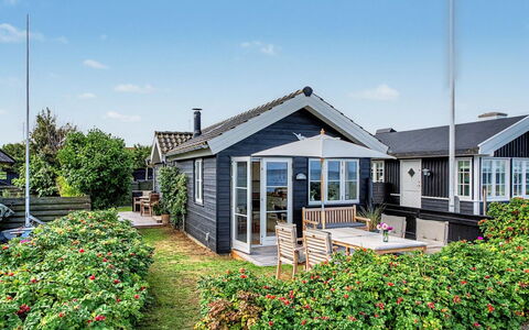 Joachim - 10M from the Sea: Træ, Møbel, Lejlighed, Værelse, Loft, Bejdse, Stol, Hårdttræ, Klarlak, Tømmer