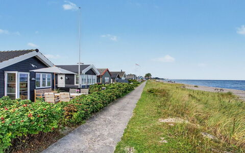 Joachim - 10M from the Sea: Træ, Møbel, Lejlighed, Værelse, Loft, Bejdse, Stol, Hårdttræ, Klarlak, Tømmer