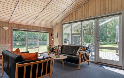 Fritzy - 1.5Km from the Sea: Træ, Loft, Hjem, Sommerhus, Dør, Hårdttræ, Bejdse, Sidespor, Garden Bygninger, Stue