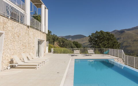 Capri: Svømmepøl, Udvej, Estate, Veranda, Villa, Udendørs Møbler, Altan, Eco Hotel, Stuehus, Hotel