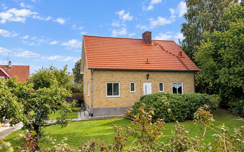 Eketångalyckan: Møbel, Indretning, Gulvbelægning, Etage, Loft, Værelse, Stol, Bord, Lejlighed, Køkken & Spisebord
