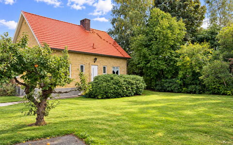 Eketångalyckan: Møbel, Indretning, Gulvbelægning, Etage, Loft, Værelse, Stol, Bord, Lejlighed, Køkken & Spisebord