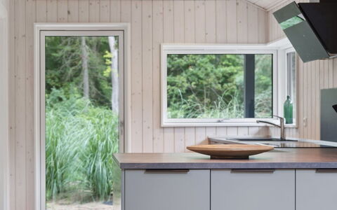 Zelma - 1.5Km from the Sea: Træ, Gulvbelægning, Countertop, Køkken, Etage, Indretning, Møbel, Sanitærarmatur, Hjem, Loft