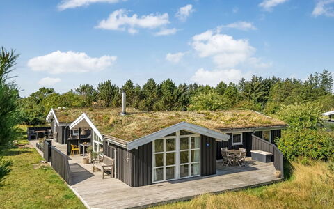 Verner - 1.6Km from the Sea