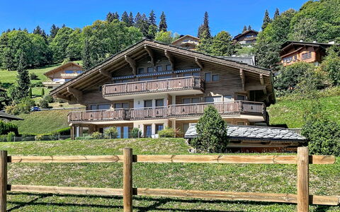 Mont Azur: Hus, Hjem, Sommerhus, Veranda, Altan, Hegn, Landsby, Estate, Stuehus