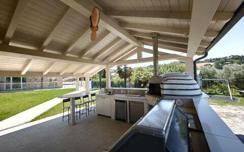 Tenuta Marino - Villa Privata Vista Vigneti con Pi: Loft, Skygge, Udendørs Struktur, Bjælke, Bejdse, Design, Pergola, Veranda, Dagslys, Udendørs Møbler