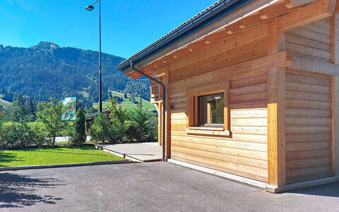 L'Aigle Blanc: Træ, Tag, Sommerhus, Bjælkehytte, Estate, Bjælke, Tømmer, Veranda, Design, Hårdttræ
