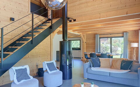 L'Aigle Blanc: Træ, Tag, Sommerhus, Bjælkehytte, Estate, Bjælke, Tømmer, Veranda, Design, Hårdttræ