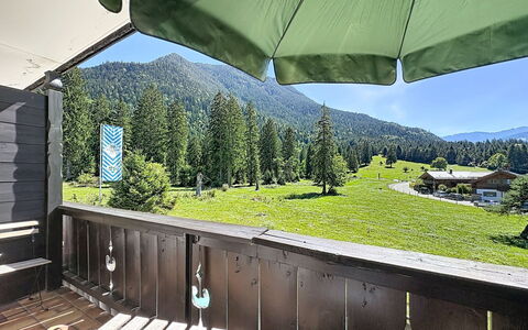 Edelweiss: Hjem, Sommerhus, Hus, Tag, Landdistrikt, Bjælkehytte, Sidespor, Lærk, Stuehus, Estate