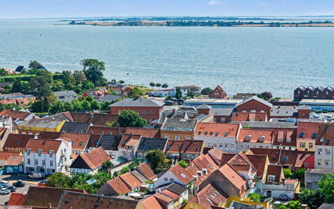 Lutz - 275M from the Sea: Spir, Indkørsel, Spir