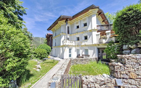 Sandra: Altan, Villa, Mansion, Bjerglandsby