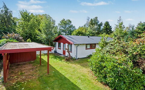 Mea - 750M from the Sea: Busk, Hus, Sommerhus, Hjem, Landdistrikt, Have, Bunddække, Lawn, Stuehus, Gård