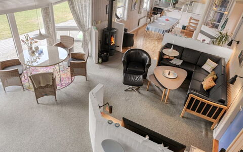 Aderice - 1.6Km from the Sea: Møbel, Indretning, Gulvbelægning, Etage, Couch, Stue, Loft, Værelse, Belysning, Stol