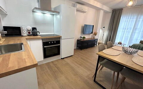 Caribe: Gulvbelægning, Møbel, Countertop, Køkken, Indretning, Etage, Træ, Køkken Apparat, Større Bandage, Cabinetry