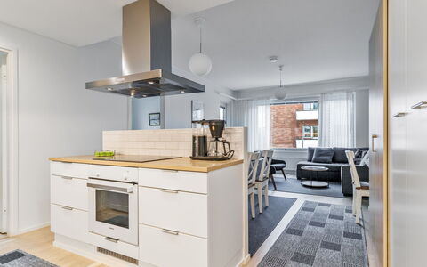 Levihonka 13: Køkken, Møbel, Countertop, Indretning, Gulvbelægning, Cabinetry, Køkken Apparat, Større Bandage, Træ, Etage