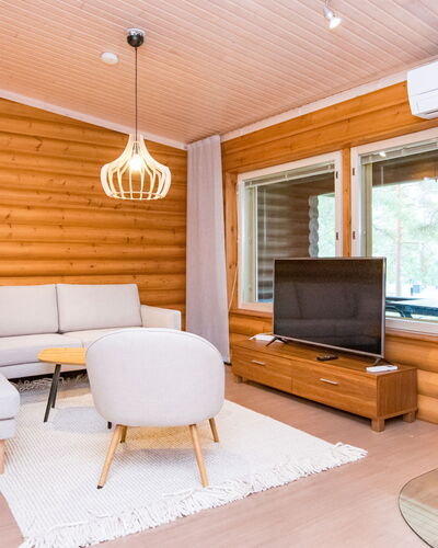 Mäkrä 3: Træ, Indretning, Gulvbelægning, Hjem, Etage, Loft, Stue, Trægulve, Bejdse, Værelse