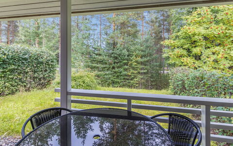 Artunkuja: Møbel, Udendørs Møbler, Veranda, Glas, Stol, Skygge, Udendørs Bord, Dæk, Gårdhave, Eco Hotel