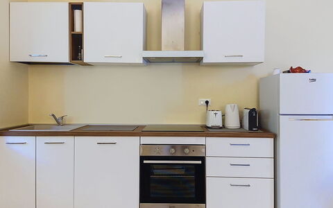 Linaglia: Køkken Apparat, Cabinetry, Køkken, Træ, Større Bandage, Gulvbelægning, Countertop, Indretning, Møbel, Værelse