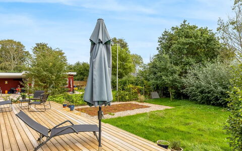 Munibert - 100M from the Sea: Busk, Have, Land Lot, Møbel, Udendørs Møbler, Stol, Hårdttræ, Dæk, Skygge