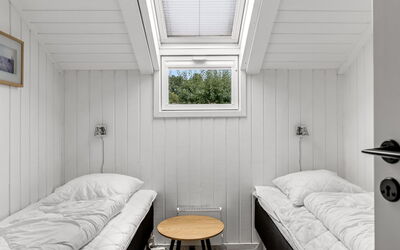 Dior - 800M from the Sea