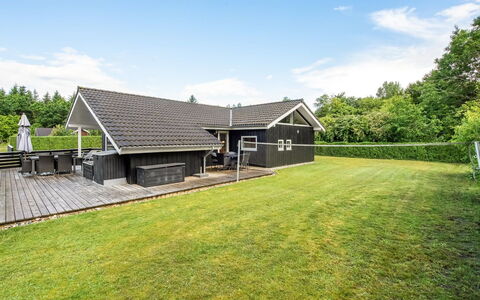 Tobias - 30Km from the Sea: Hus, Tag, Hjem, Sommerhus, Lawn, Stuehus, Estate, Have, Sidespor, Landscaping