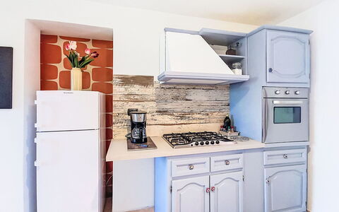 Il Giardino di Anzio: Køkken, Køkken Apparat, Større Bandage, Møbel, Cabinetry, Countertop, Indretning, Komfur, Træ, Gulvbelægning