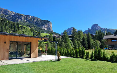 Chalet Dumbria Dolomites: Bjergkæde, Hill Station, Sommerhus, Dal, Garden Bygninger, Bjælkehytte, Lærk, Skygge, Alps, Udendørs Bord