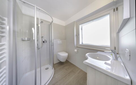 Chalet Dumbria Dolomites: Indretning, Gulvbelægning, Etage, Sanitærarmatur, Loft, Værelse, Badeværelse, Hjem, Lejlighed, Vvs