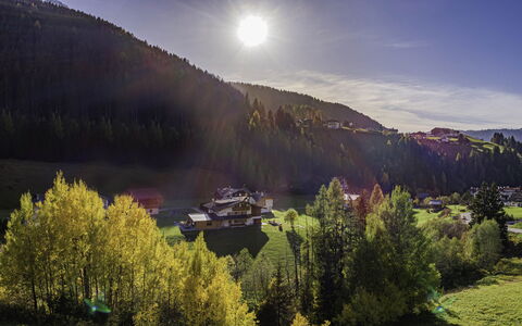 Chalet Dumbria Dolomites: Træ, Bjergrige Landskabsformer, Naturlige Landskab, Landskab, Highland, Bakke, Hill Station, Landdistrikt, Skov, Dal