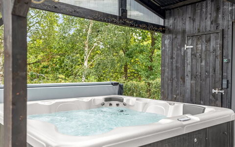 Geeske - 1.1Km from the Sea: Badekar, Sanitærarmatur, Vvs, Jacuzzi, Naturmateriale, Design, Badeværelse, Hårdttræ, Stueplante