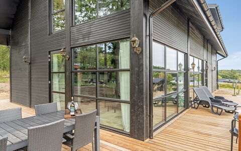 Geeske - 1.1Km from the Sea: Træ, Hjem, Sommerhus, Sidespor, Veranda, Dæk, Hårdttræ, Estate, Planke, Design