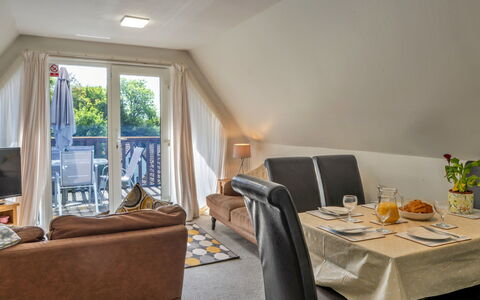 Foxgloves Valley Lodge: Hjem, Møbel, Stol, Hårdttræ, Suite, Stueplante, Stue, Udvej