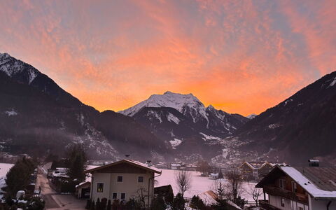 Mayrhofen 44: Himmel, Bjerg, Bjergrige Landskabsformer, Natur, Bjergkæde, Bakke, Vinter, Highland, Landskab, Hill Station