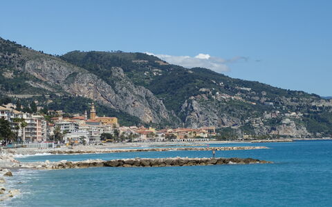 Le Magellan: Krop Af Vand, Kyst, Coastal Og Oceaniske Landskabsformer, Kyst, Landskab, Hav, Strand, Rots, Sky, Bank