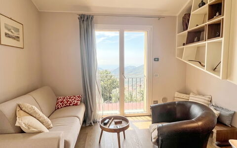 Borgo dei Fiori: Møbel, Indretning, Gulvbelægning, Væg, Etage, Træ, Værelse, Loft, Lejlighed, Stue