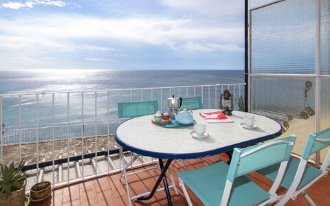 Balcon al Mar: Altan