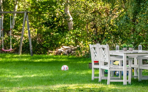Aisa - 200M from the Sea: Møbel, Udendørs Møbler, Sommer, Have, Bord, Stol, Udendørs Bord, Lawn, Backyard, Parkere