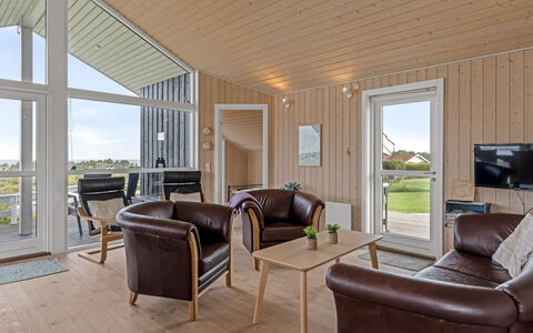Taneli - 400M from the Sea: Træ, Hjem, Dør, Sommerhus, Hus, Veranda, Sidespor, Loft, Estate, Hårdttræ