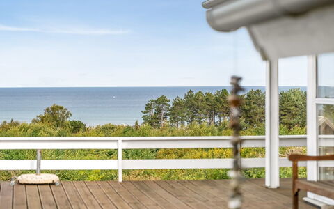 Taneli - 400M from the Sea: Træ, Veranda, Etage, Dæk, Trægulve, Hårdttræ, Skygge, Gelænder, Altan, Bejdse