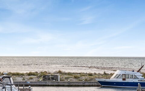 Jela - 10M from the Sea: Himmel, Vand, Båd, Horisont, Vandfartøjer, Hav, Coastal Og Oceaniske Landskabsformer, Kyst, Ocean, Skibskonstruktion