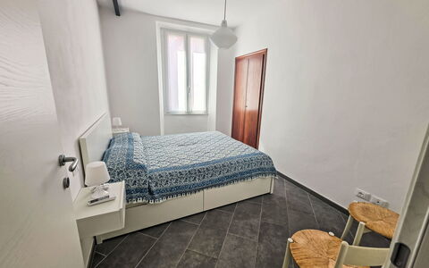 Due Passi: Seng, Soveværelse, Etage, Sengetøj, Gulvbelægning, Træ, Sengetøj, Indretning, Møbel, Sengetøj