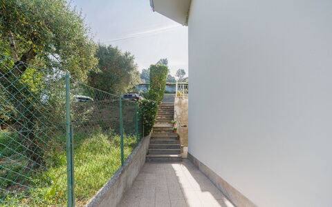 L'Edera e Il Mare: Væg, Arkitektur, Kompositmateriale, Gelænder, Hegn, Altan, Home Fencing, Dagslys, Walkway, Trådhegn